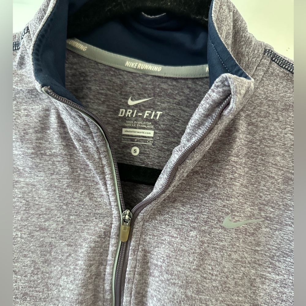 Nike DriFit 3/4 zip-up Pullover - Picture 3 of 4
